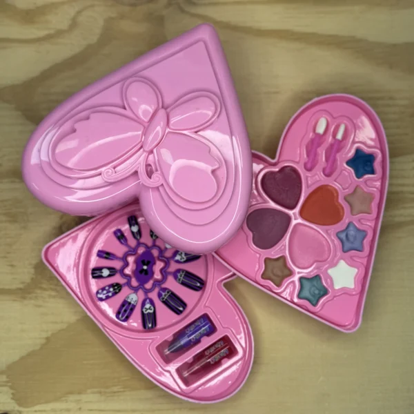 Set De Maquillaje Despegable Corazón