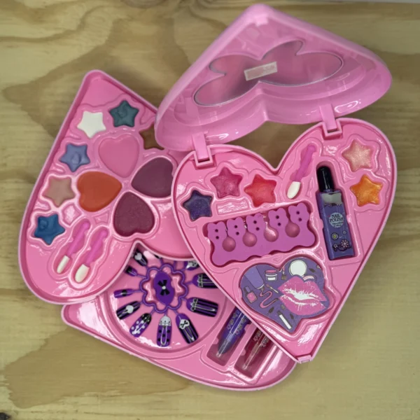 Set De Maquillaje Despegable Corazón